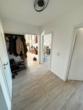 Großzügige 3-Zi.-Wohnung mit Süd-Balkon, Gäste-WC & Aufzug - Flur