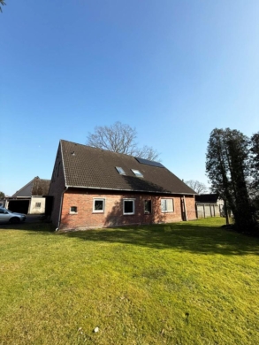 Zweifamilienhaus mit PV-Anlage & großem Südgrundstück, 27612 Loxstedt, Zweifamilienhaus