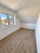 Erstbezug zum 01.12.2026 – Moderne Doppelhaushälfte mit Garten, Carport & Stellplatz - Zimmer 2