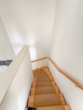 Erstbezug zum 01.12.2026 – Moderne Doppelhaushälfte mit Garten, Carport & Stellplatz - Treppe