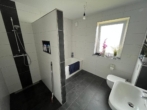 Neuwertige 3-Zimmer Wohnung mit Terrasse - Badezimmer