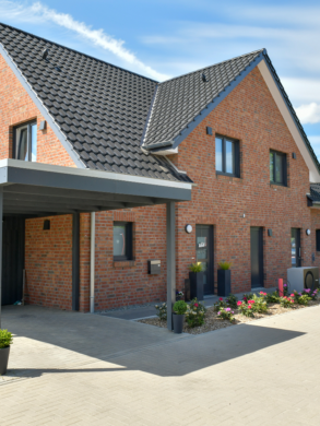 Moderne Neubau-Doppelhaushälfte mit Gartenanteil und zwei Stellplätzen, 27612 Loxstedt, Haus