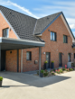 Moderne Neubau-Doppelhaushälfte mit Gartenanteil und zwei Stellplätzen - Außenansicht