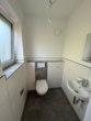Neubau-Doppelhaushälfte mit Stil und Raum - Gäste-WC